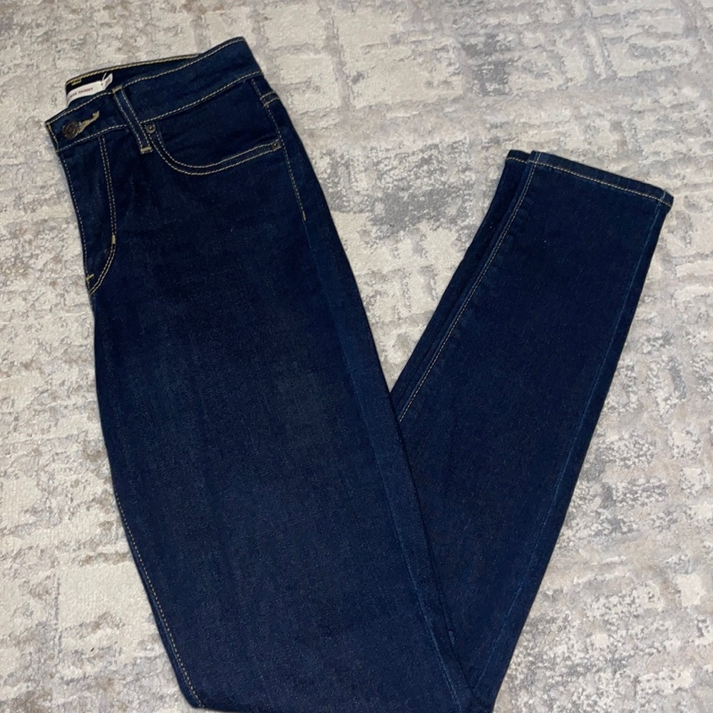 Levi’s 721 high rise skinny jeans